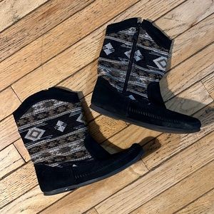 Minnetonka Black and Brown Ankle Boots